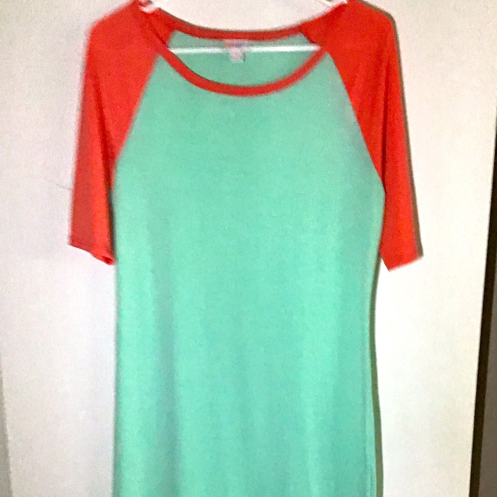 Medium LuLaRoe Julia